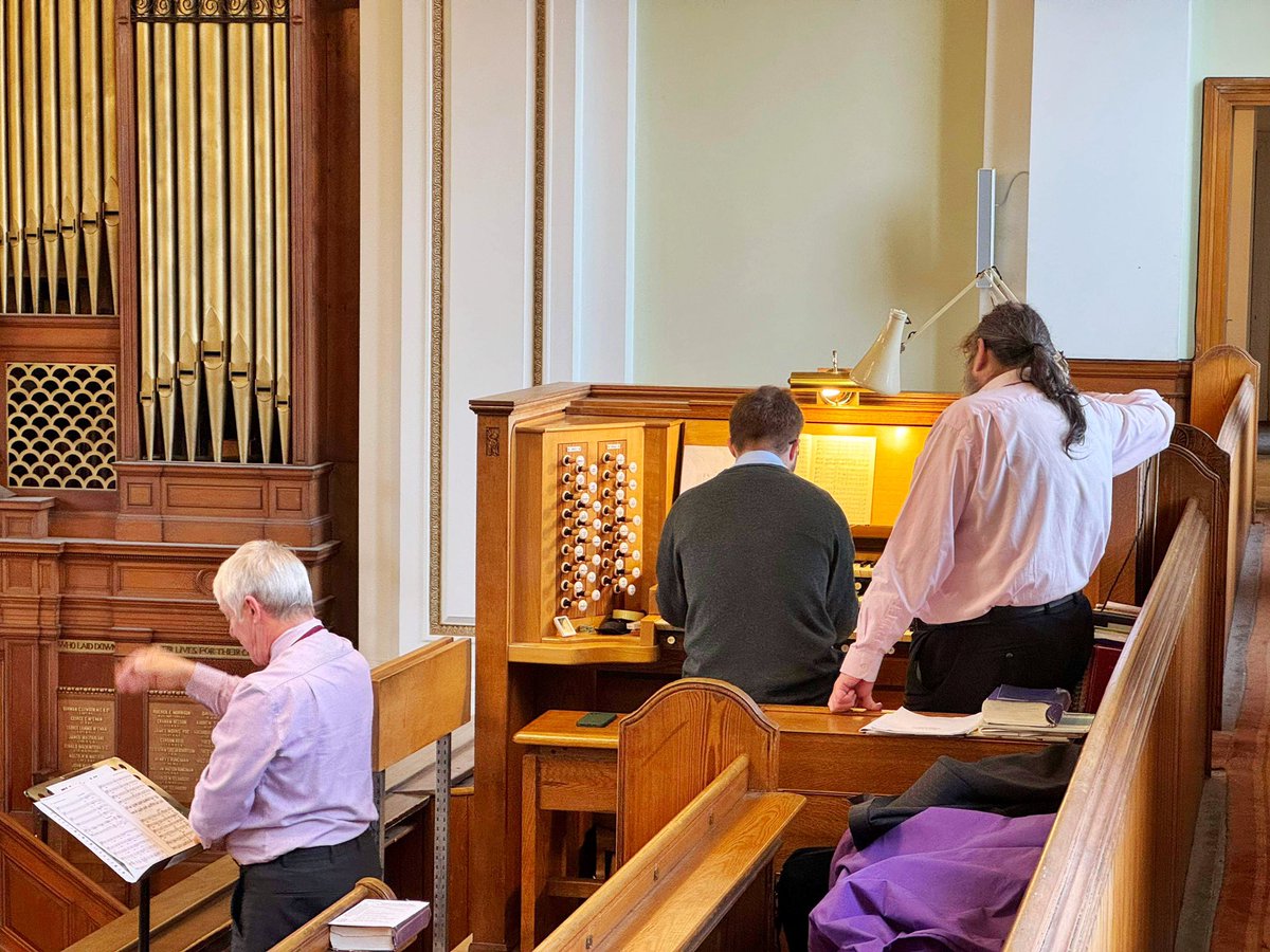 chapelchoir's tweet photo. Thank you to Alan and the choir of @Wellington1884 for having us to sing alongside them in their service this morning!🎶 We had a wonderful morning singing some great music together and are looking forward to being back next Sunday to sing Stainer’s Crucifixion. https://t.co/1MB3zUCXoC