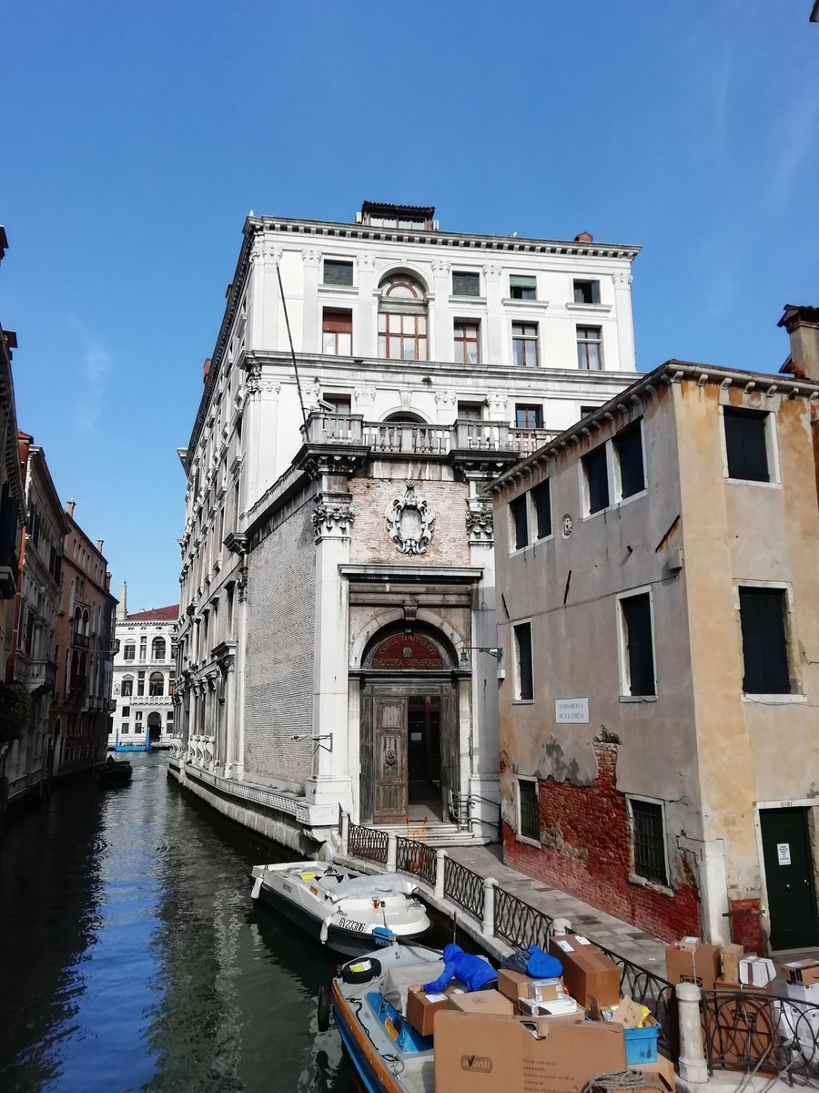 Palazzo Grimani a San Luca #Venezia Ingresso da terra. #Venice #Veneto #architecture #scultura #arte #ArteaVenezia #palazziveneziani