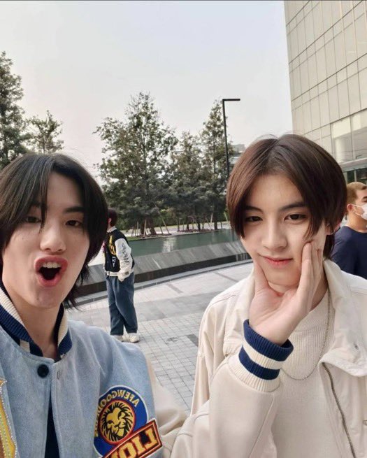 piggygreenny's tweet photo. เป็นแฟนแมนยูยังไม่ดีเท่ามียูเป็นแฟน https://t.co/EW9R2hTKUS