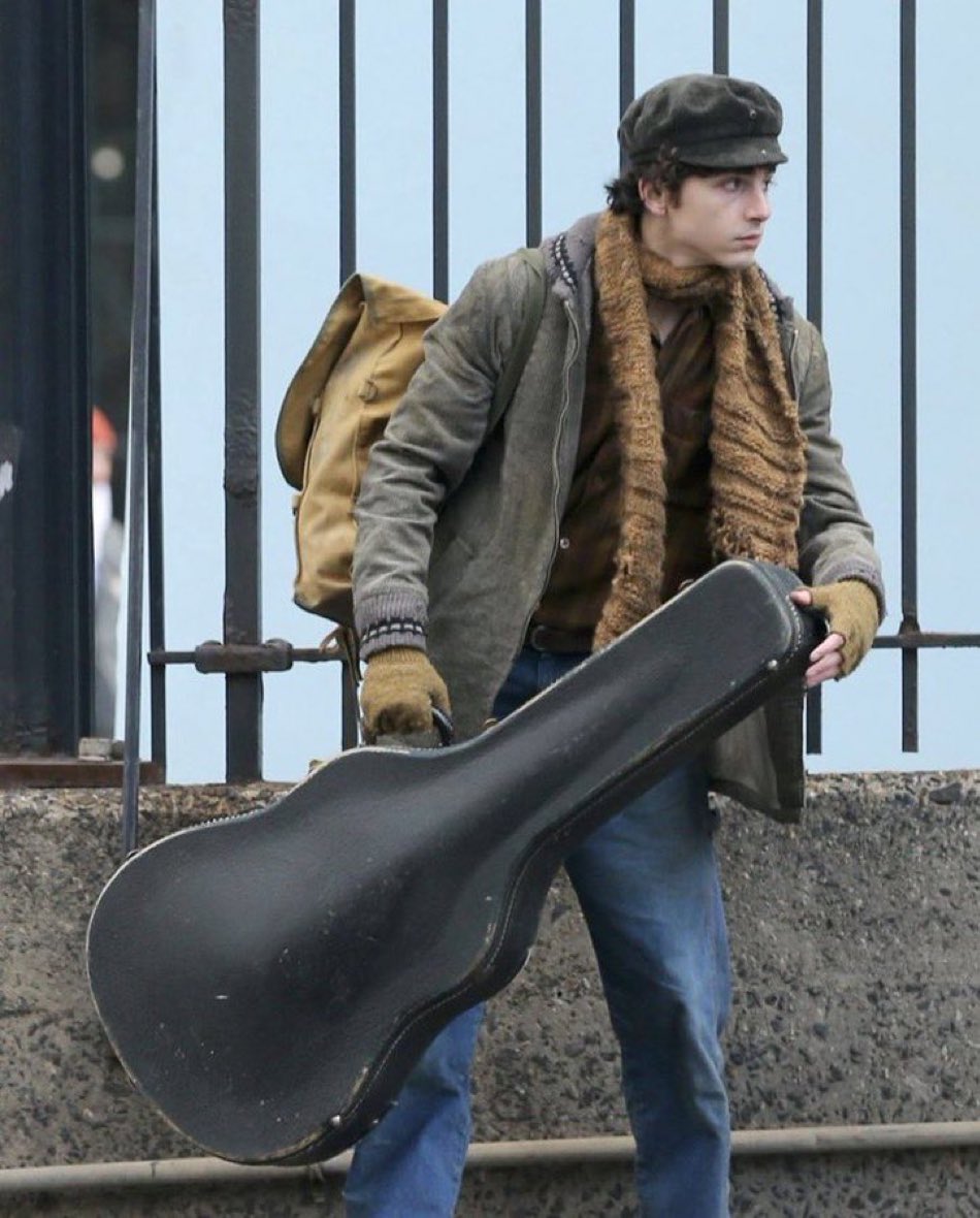 firagawalkwthme's tweet photo. We have Inside Llewyn Davis at home https://t.co/qNiI83DA7a
