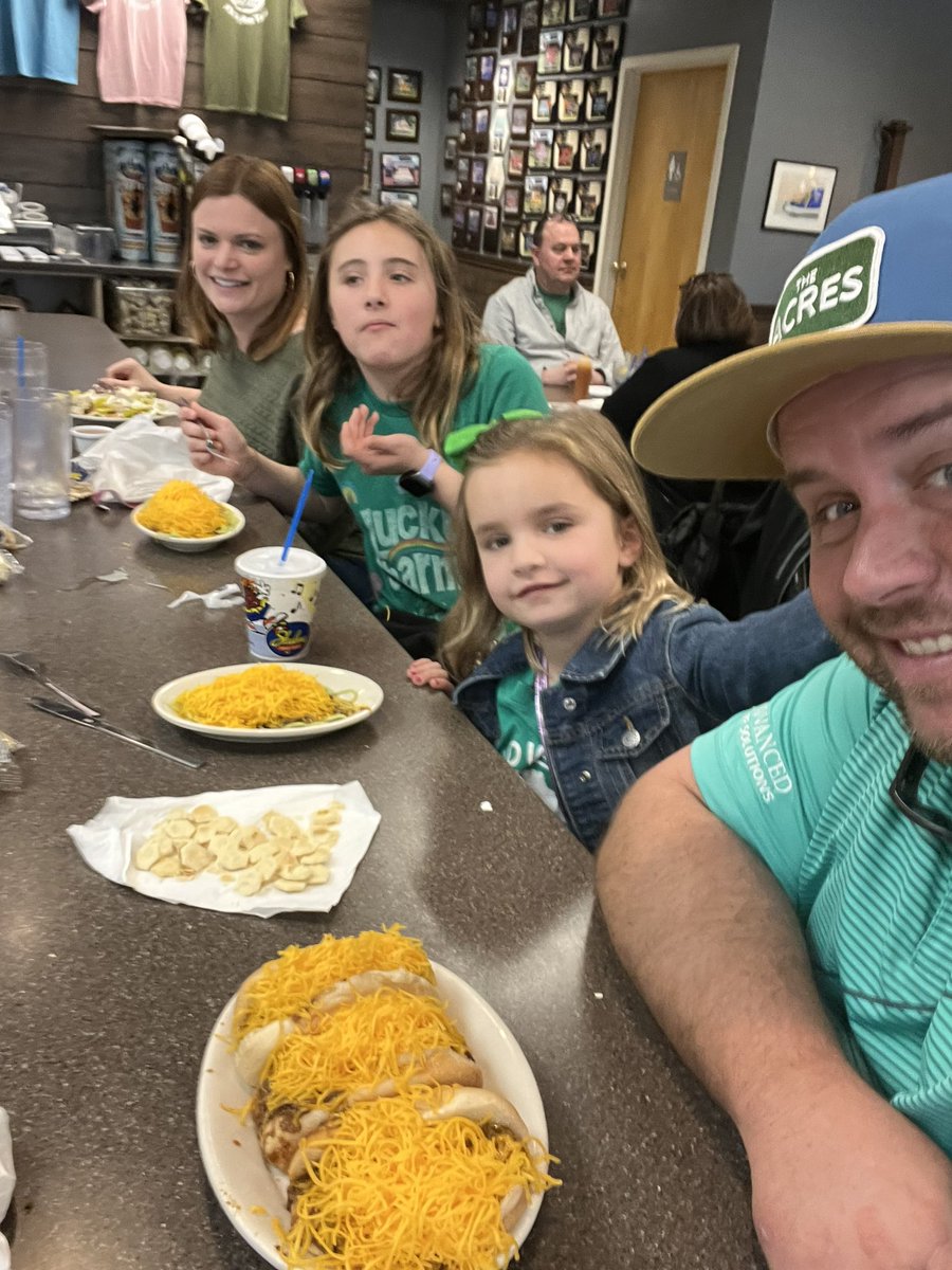 francisdmarion's tweet photo. Irish AF today gang! #GreenWayDay @Skyline_Chili https://t.co/nwXHlbQyNV