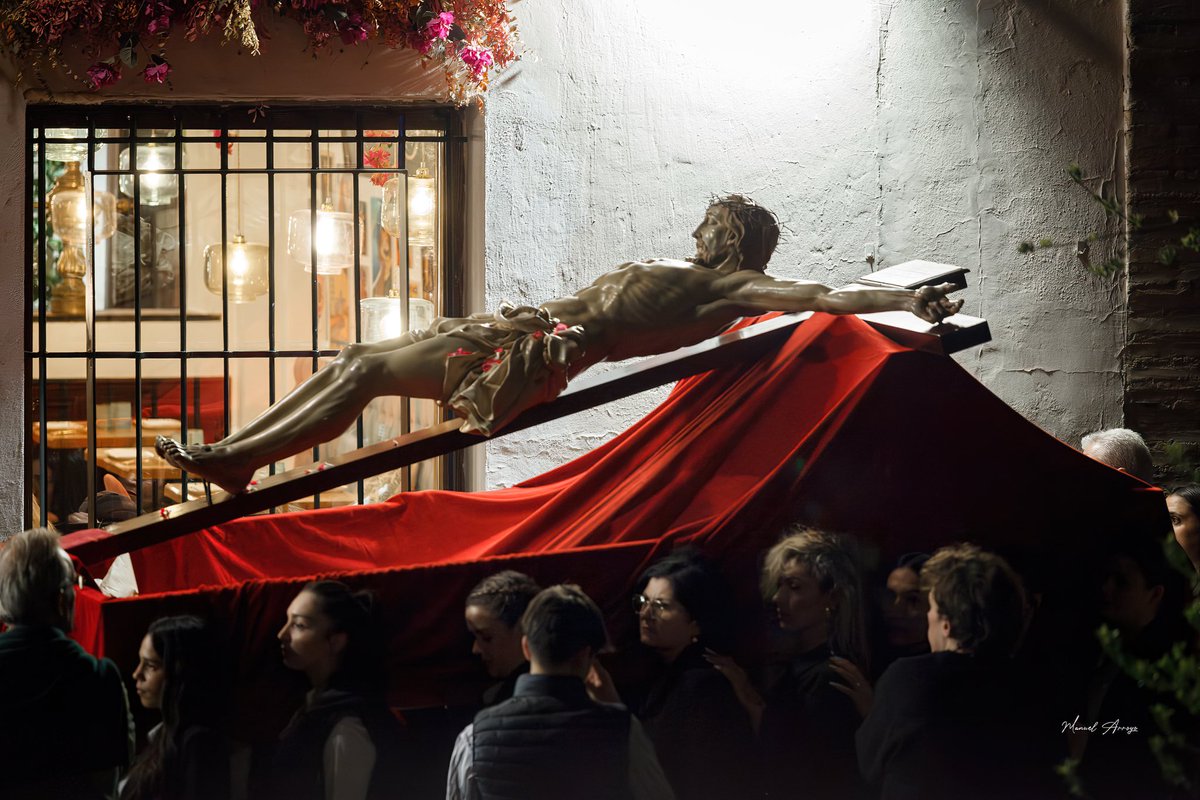 “Traslado del Stmo. Cristo del Consuelo a su paso por la Acera del Darro”
<a href="/HdadGitanosGR/">Hermandad de los Gitanos (Granada)</a> 
<a href="/LlamadorCofrGR/">Llamador Cofrade Granada</a> 
<a href="/CalleGanivet_/">Calle_Ganivet</a>