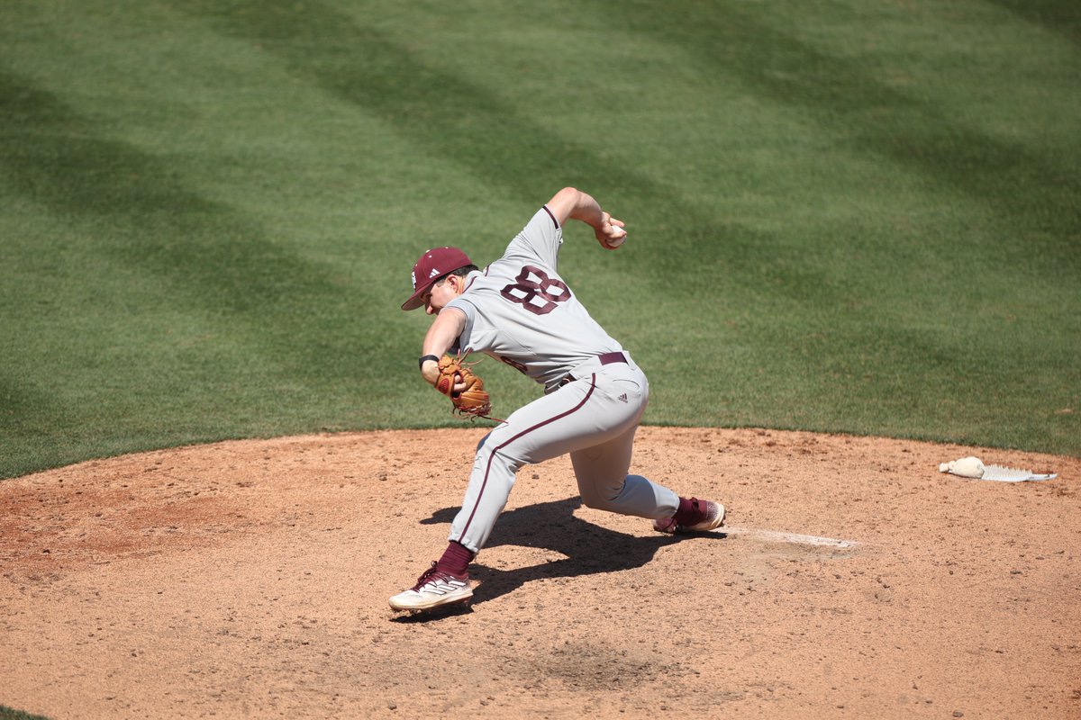 It's a 1⃣-2⃣-3⃣ sixth for Brock Peery

#GigEm