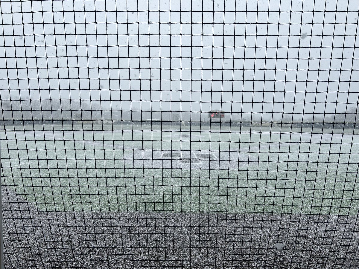 ACGatorbaseball's tweet photo. Snow delay in Meadville! Teams will resume play when the weather settles down. #Gritty #TheCongregation https://t.co/wsoDRKfPIL