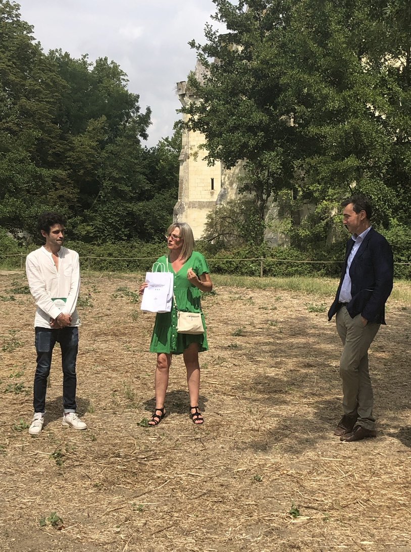 Château de la Mothe Chandeniers tweet media