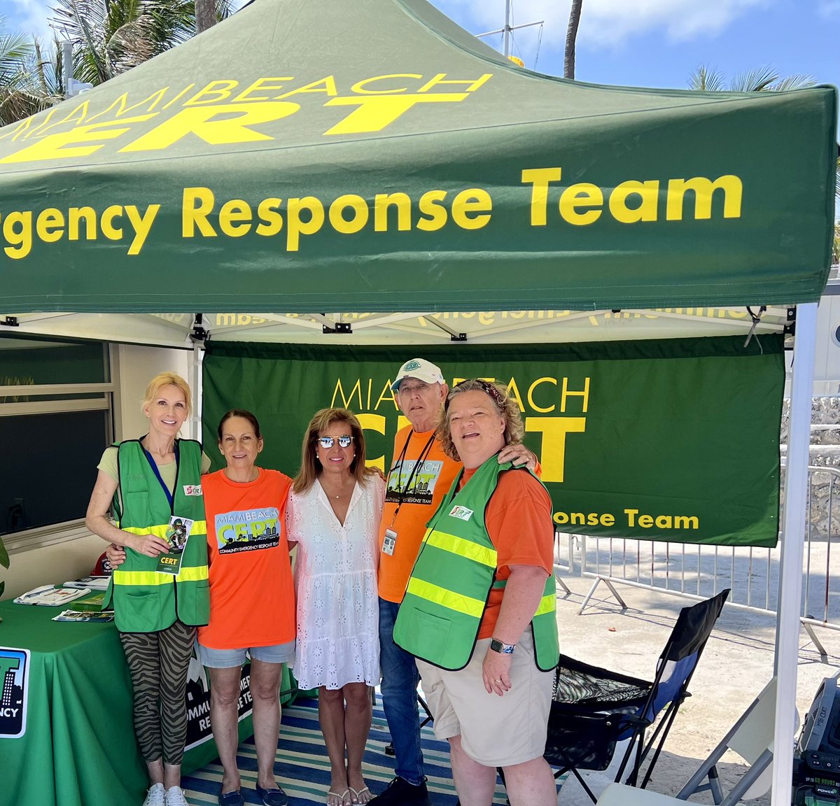 Alina T. Hudak tweet media