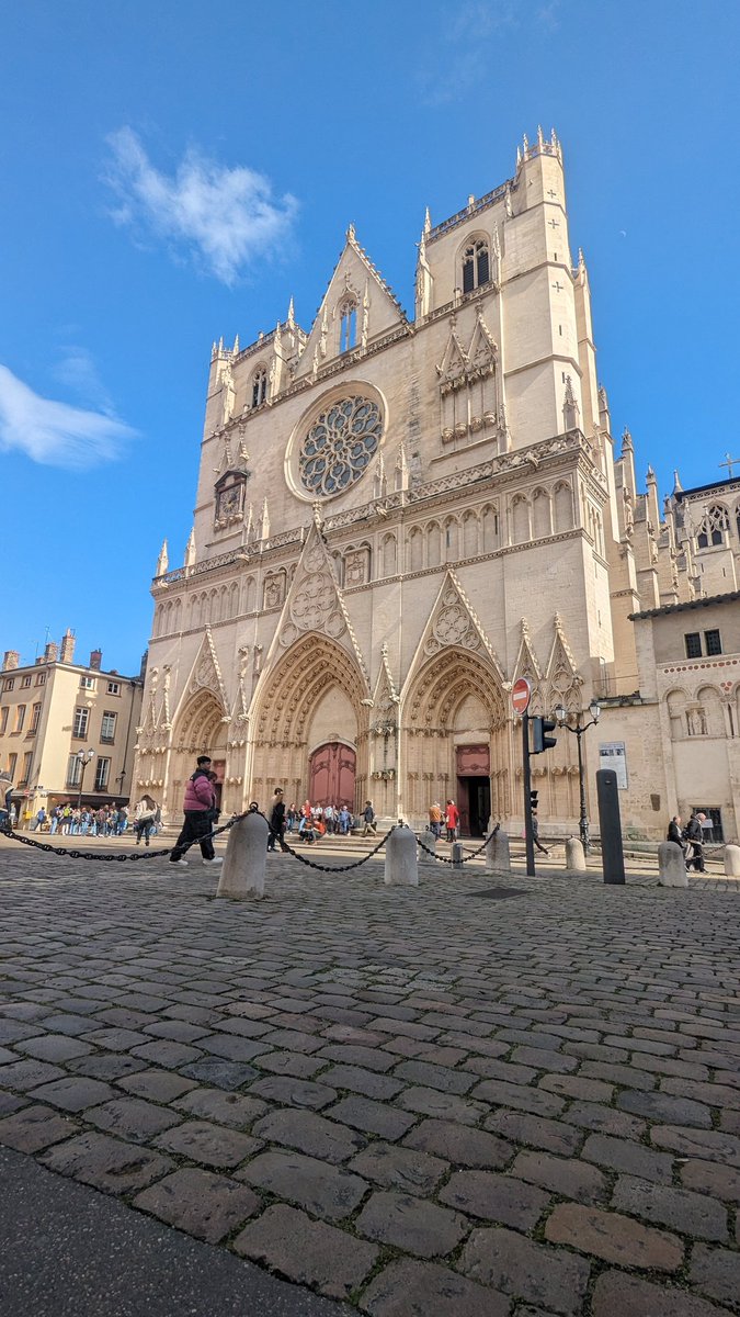 Danielle Meredith tweet media