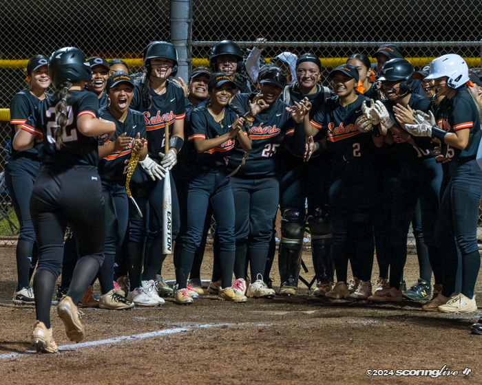 SOFT: No. 1 Campbell Sabers hold off No. 2 Mililani Trojans, 11-9, to remain unbeaten dlvr.it/T4CSmP