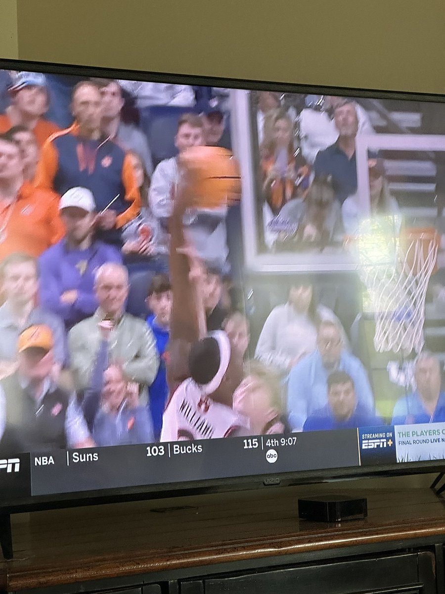 JudDavis's tweet photo. No foul on the dunk attempt yet…#SEC #secchapionship #Auburn #auburnbasketball https://t.co/noAhW6sazD