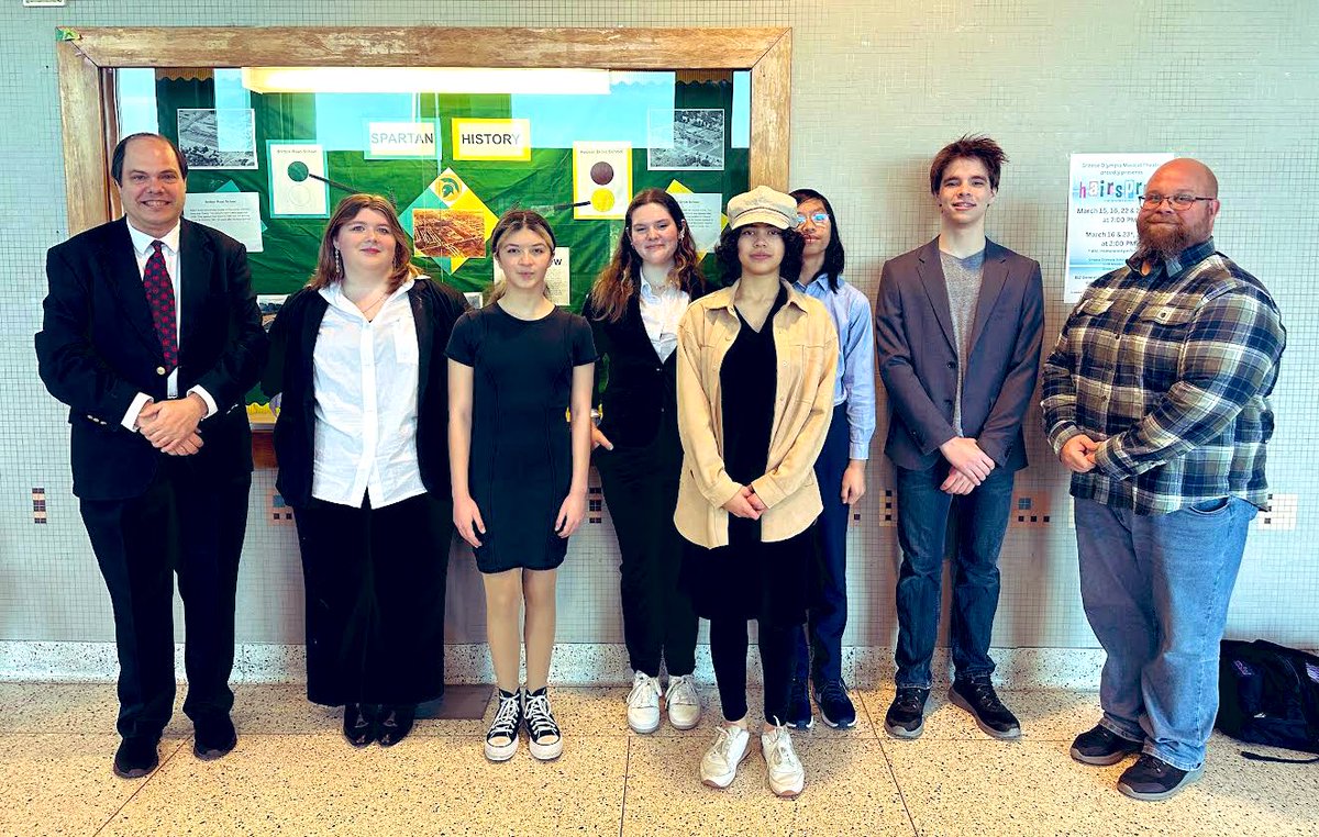 GreeceOlympia's tweet image. We are so PROUD of Gracelyn, Aryan Darji, Zoie, Max, Riordan, Ceyda, and Elizabeth. On Friday March 8 they attended their first Model UN conference!! Way to go! #greatthingshappenatoly #weareolympia #ModelUN @MrJonesOLY @loray_gcsd_ap @HarringtonOLY @CoyneCoach @sklafehn1