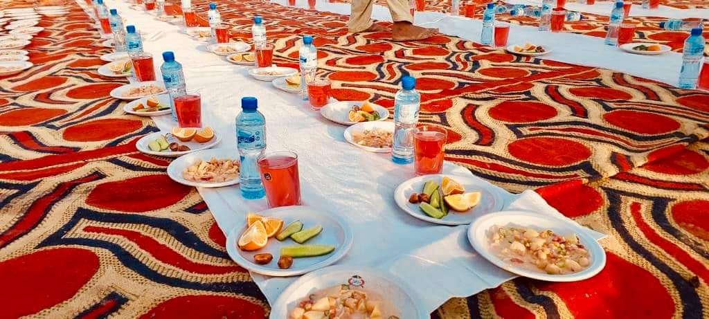 CharityDoings's tweet photo. Our 30 days iftar camp has finally started 🧡
Day 3 -
This campaign helps the daily wagers, labour, careem riders, taxi runners and low income people of Bahawalnagar Punjab with their fasting during this holy month of Ramadan.
#Day3 #ramdan2024 #CDF
#GreenIftar
#Pakistan https://t.co/TiLcloQrcS