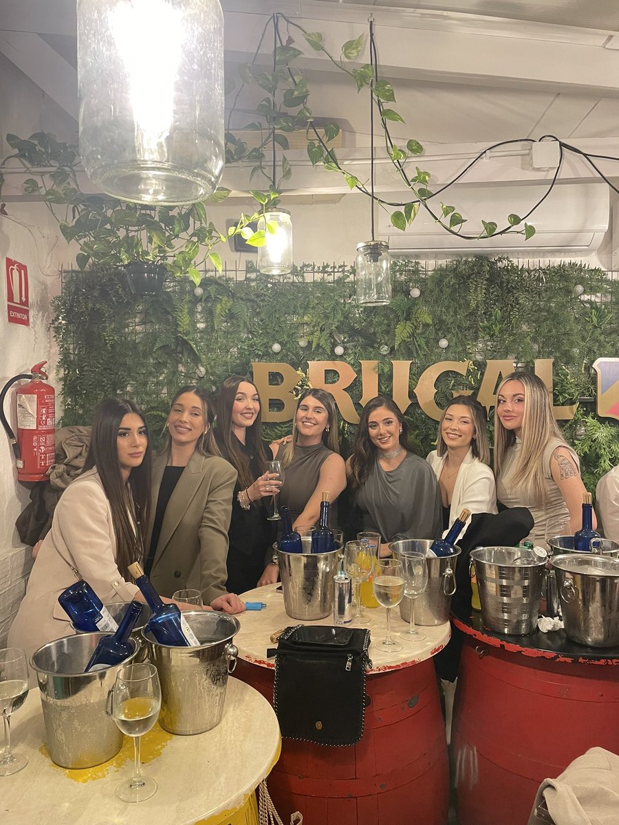 Que lo mismo nuestras mentirosas
no son las más guapas 🆎