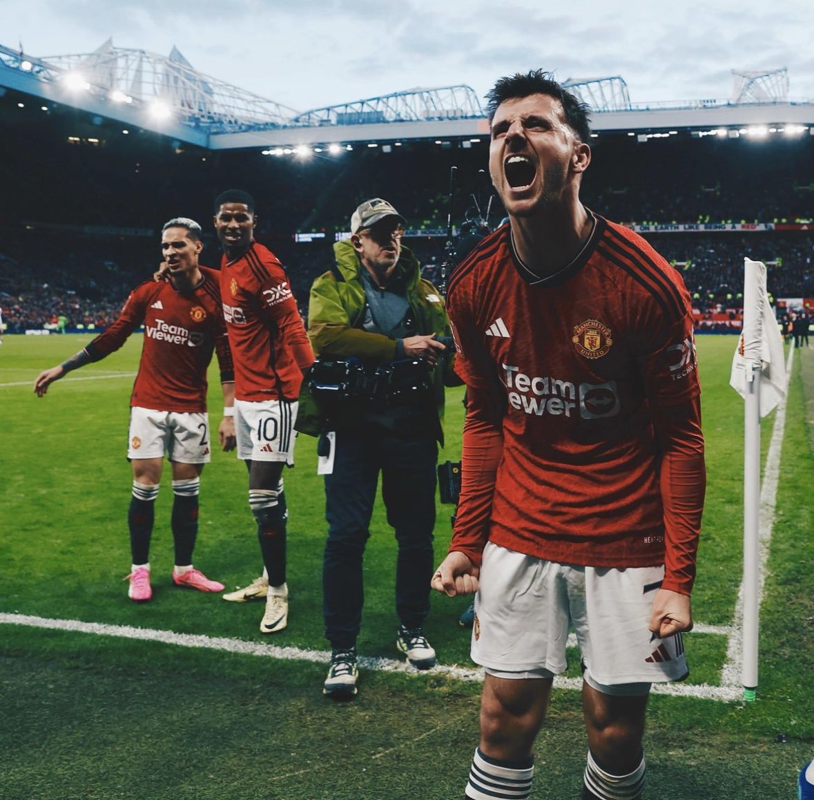 FrankEra_'s tweet photo. 🚨Mason Mount via IG:  “This is what it means to be a part of this team! Can’t wait for the next one!” https://t.co/WHBcPQsCpP