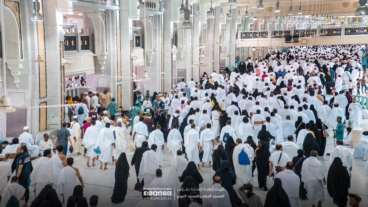 AlharamainSA's tweet photo. #عين_على_الحرم

يبلغ طول المسعى بين الجبلين 394 مترًا، وعرضه 40 مترًا، ويبلغ طول المسافة التي يقطعها المعتمر والحاج في السعي 2761.5 مترًا في سبعة أشواط.

#المسجد_الحرام https://t.co/UalZwxxLUM
