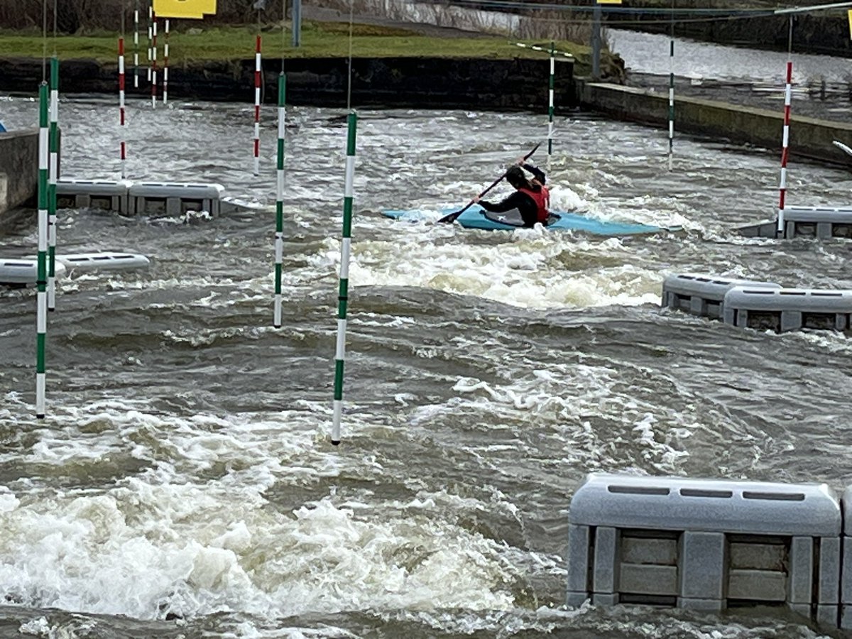 KirstPhillips1's tweet photo. And this little lady secured a 1st and 2nd place finish on her opening weekend. Super speedy across both days, and we go again next weekend 🛶🔥#chasingpromotion #scottishslalom @DunblanePrimary https://t.co/LKRW7KrmEW