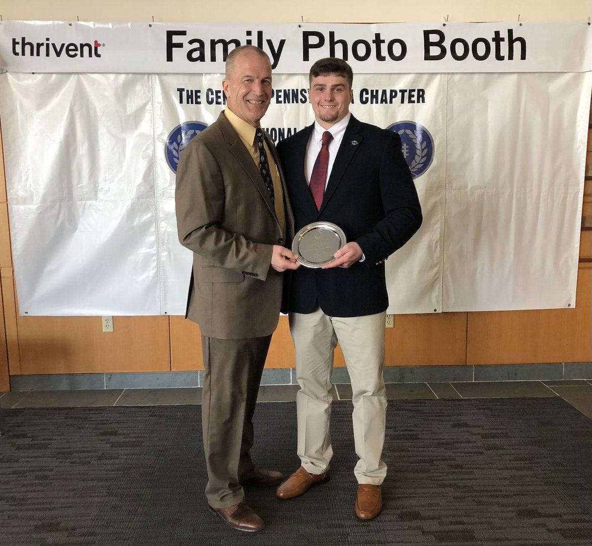 Congratulations to BU Football Alum Joe Kahn and his family being honored by the National Football Foundation at today’s awards ceremony #GoHuskies #Unleashed