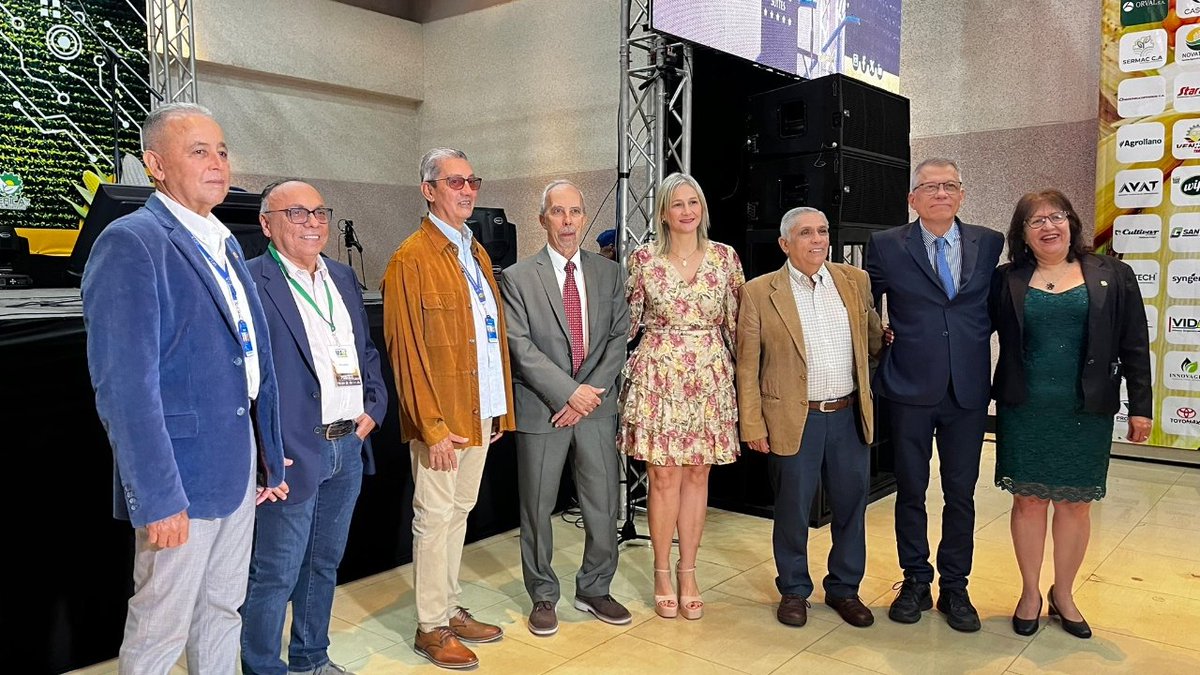 corderochavier1's tweet photo. La Universidad Centroccidental "Lisandro Alvarado" avaló la II Feria Nacional del Maiz.  Participaron empresas, cultivadores de maíz, universidades, investigadores y público variado. 
Extraordinario evento que supero todas las expectativas. 
Felicitaciones al Comité Organizador. https://t.co/T0uY5nmDH6