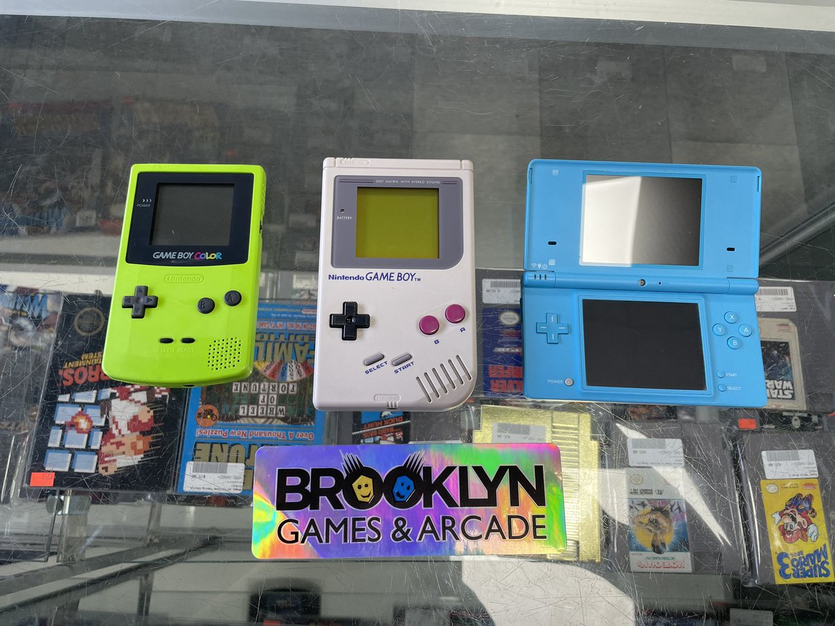 ArcadeBrooklyn's tweet photo. Some of todayโs trade ins on this bright Sunday! #originalgameboy #gameboycolor #nintendodsi https://t.co/GMQ06hjU67