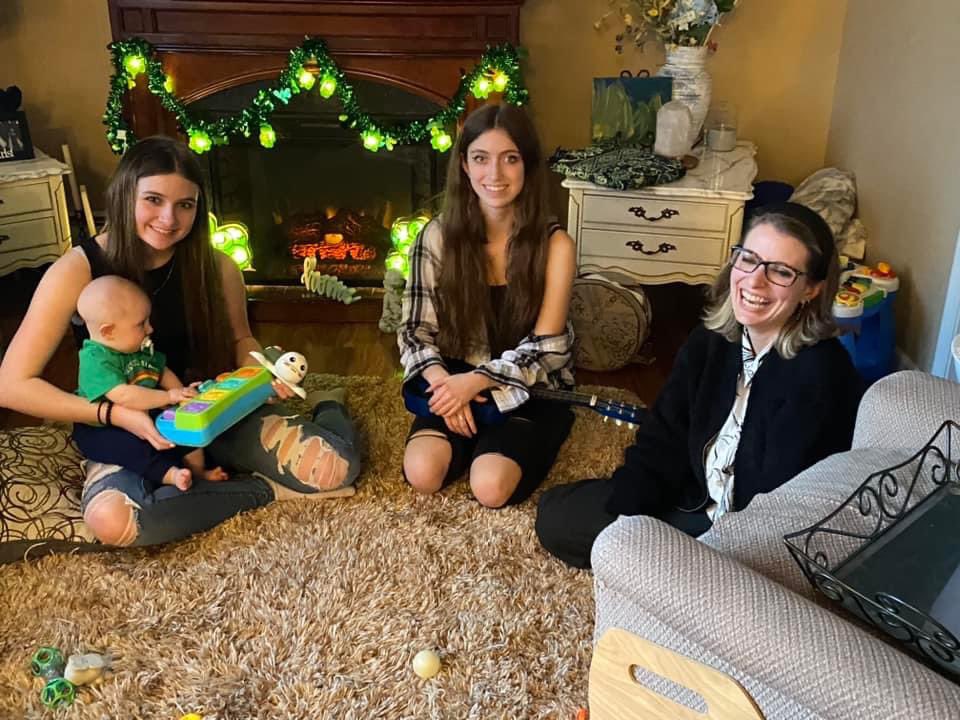 ShakesisterGrim's tweet photo. Saint Pa’s Day dinner at Aunt Diane’s house!☘️
#StPatricksDay #SaintPatricksDay #StPaddysDay #Family #FACup #march #stp #saint #saints #saintp #saintPa #Pa https://t.co/H4U6YXRE5s
