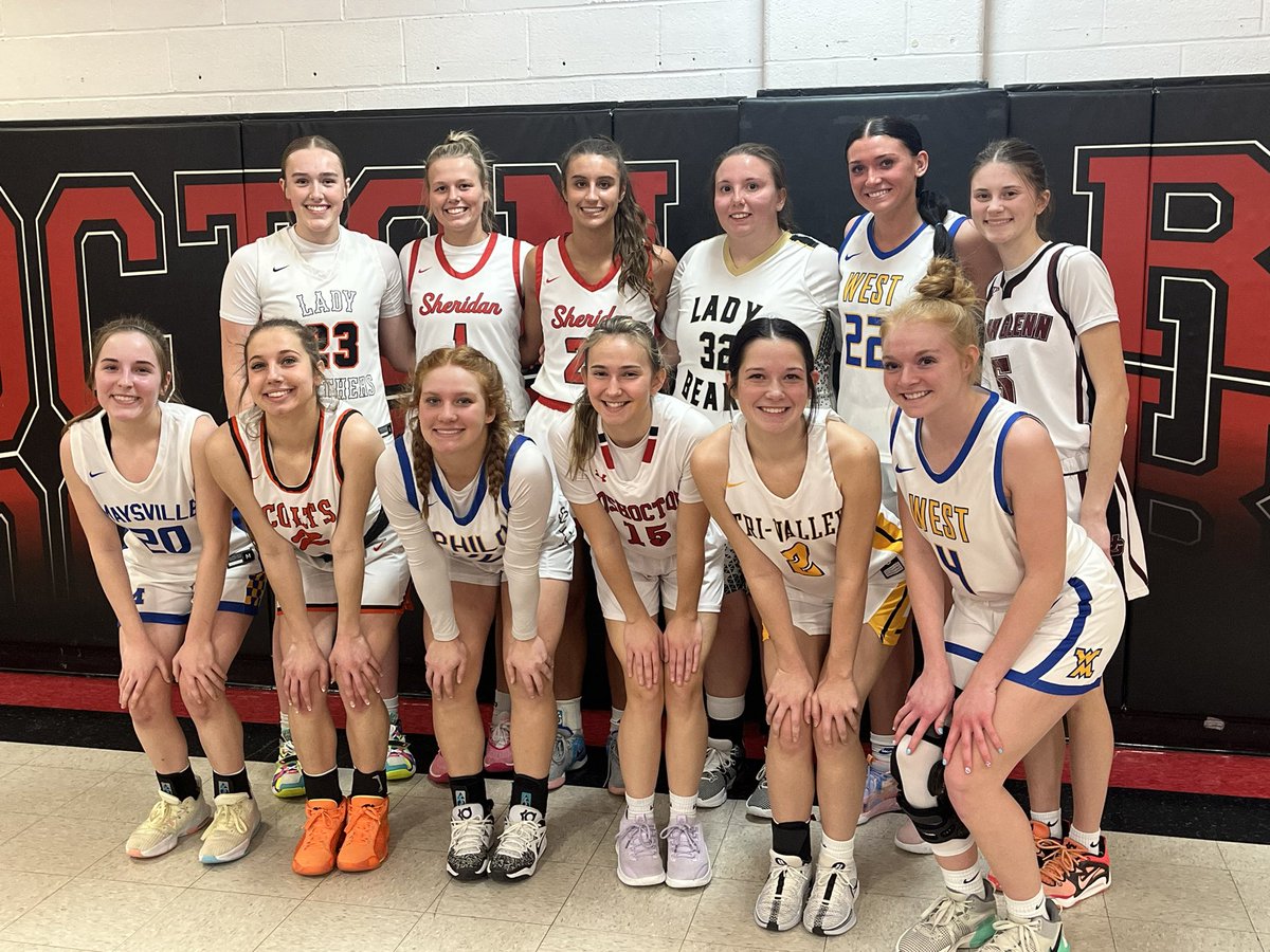 Newark_Sports's tweet photo. Licking County and Muskingum Valley girls basketball All-Stars today at Coshocton https://t.co/bpxsrv5Tcx