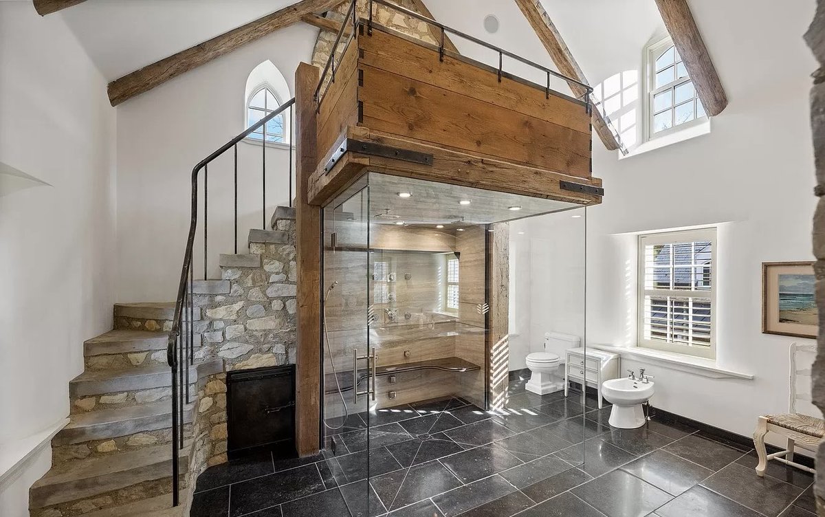 Rob40252565's tweet image. Some interior photos…elevated tub to watch TV…and the kitchen #chefkitchen #masterbath #village #gentlemansfarm