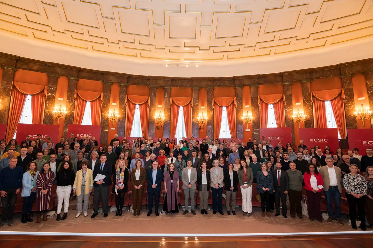 CSICprotocolo's tweet photo. @delPinoE @RJBOTANICO @CSIC @DLGMA_CSIC @Cienciamento El @CSIC presentó el proyecto de excelencia científica #MAX_CSIC, que busca promover la investigación puntera de la institución con un marco de autoevaluación accesible a todos sus centros, ayudas económicas y distintivos para reconocer el esfuerzo. https://t.co/ZEj0xzWhgl