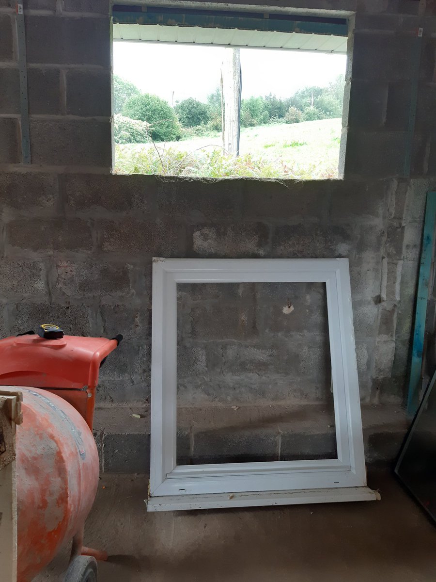 mouse_workshop's tweet image. To bring light to the workshop, I decided to add a window. To keep costs down, I bought a window from Facebook Marketplace for £20 but it clearly didn&apos;t fit, so out came the disc cutter! I just didn&apos;t realise the neighbours would be so nosey!!🐑 #workshop