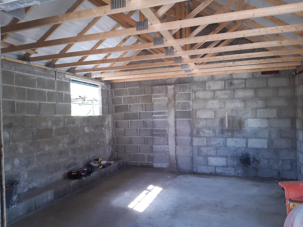 mouse_workshop's tweet image. To bring light to the workshop, I decided to add a window. To keep costs down, I bought a window from Facebook Marketplace for £20 but it clearly didn&apos;t fit, so out came the disc cutter! I just didn&apos;t realise the neighbours would be so nosey!!🐑 #workshop