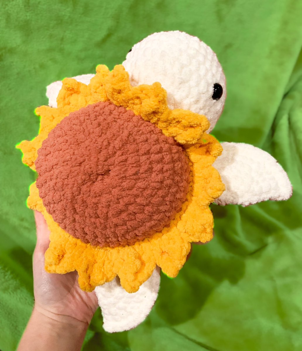 A sunflower turtle 🌻 . . . #crochet #crochetturtle #sunflowerturtle