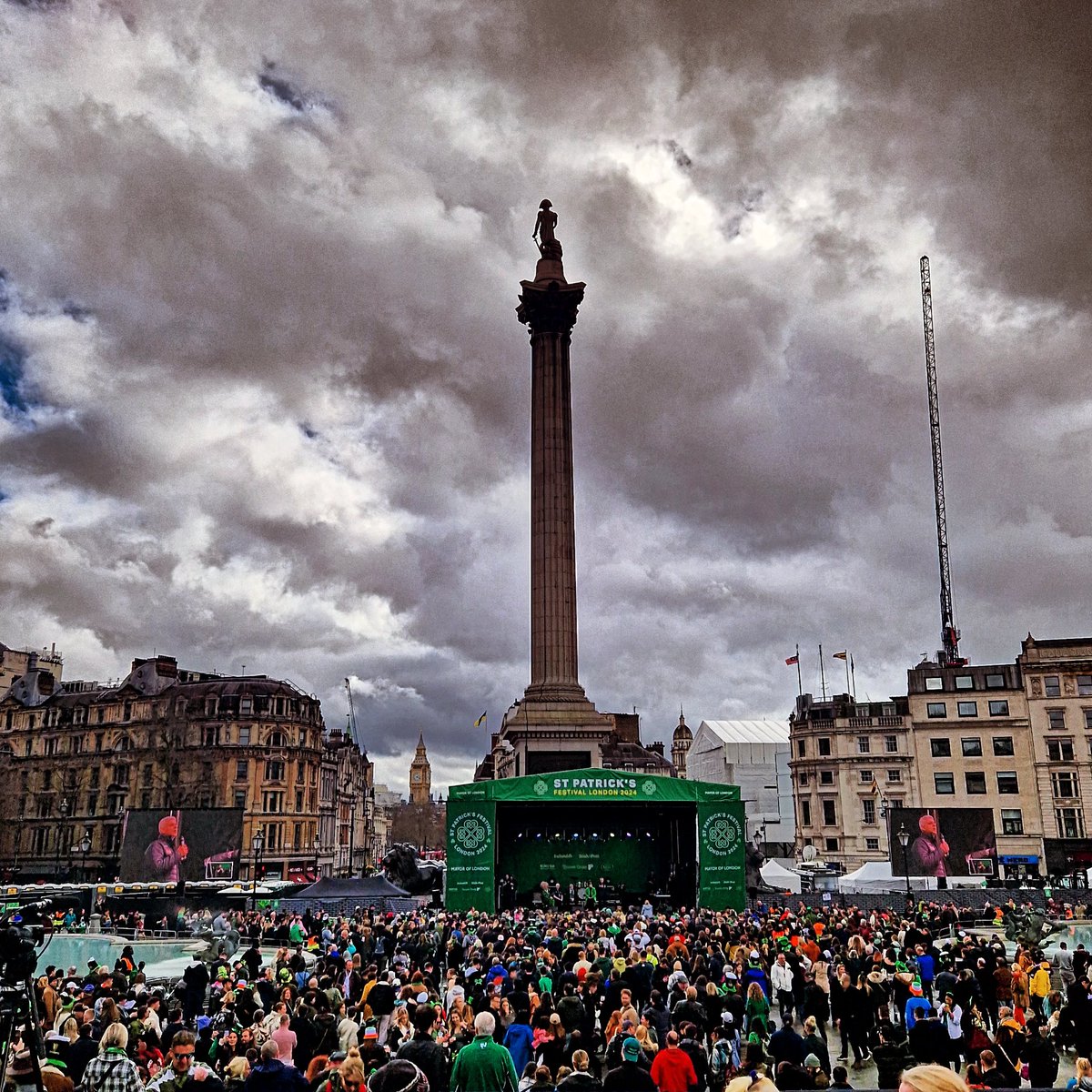 T4toria's tweet photo. @SpatialityJones @ltmuseum I also popped to the St Patrick's Day Festival in Trafalgar Square (Irish Oysters & Guinness ftw!) and then to Covent Garden for #pickandcheese @sevendialsmkt https://t.co/kaMZIQR5wg