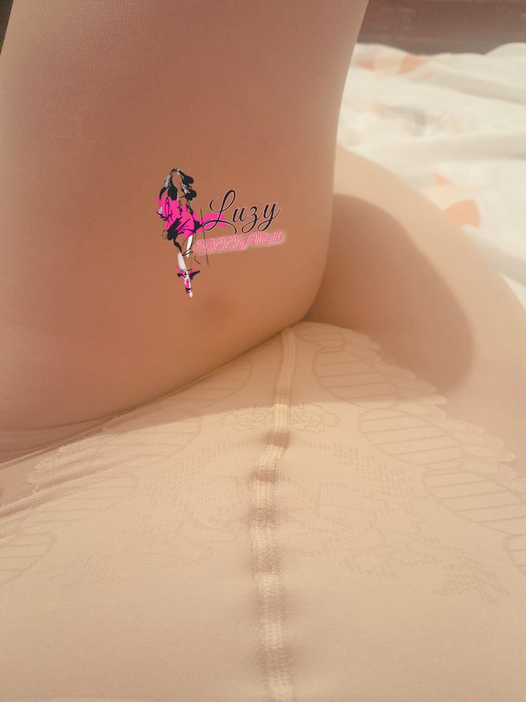 luzykike's tweet photo. Si algún día llevo medias y me vas a hacer tuya, no me las quites.....
Rompelas y entra por favor 
🥵😘🔥🔞🔥 https://t.co/JLwD1fV3AX