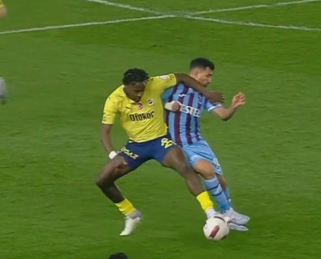 FENERBAHÇE HER ZAMAN OLDUĞU GİBİ YİNE KOLLANIYOR!