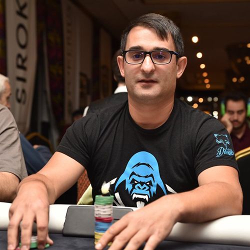 pokerius's tweet photo. 📡#PokeriusLive
@Beyond_Poker Beyond Poker - King Kong Closer en @granmadrid_com

🃏 Seguimiento 8 jugadores 📈AVG 35K

🦍@NandoPICAcho 60K
🦍@corbycapitano 52K
🦍@linarinho 50,3K
🦍#VALLATENE 47K
🦍@Ivancitobarsa 42K
🦍...

Más en https://t.co/tLclfODcg7 https://t.co/NMy1WZMGUV