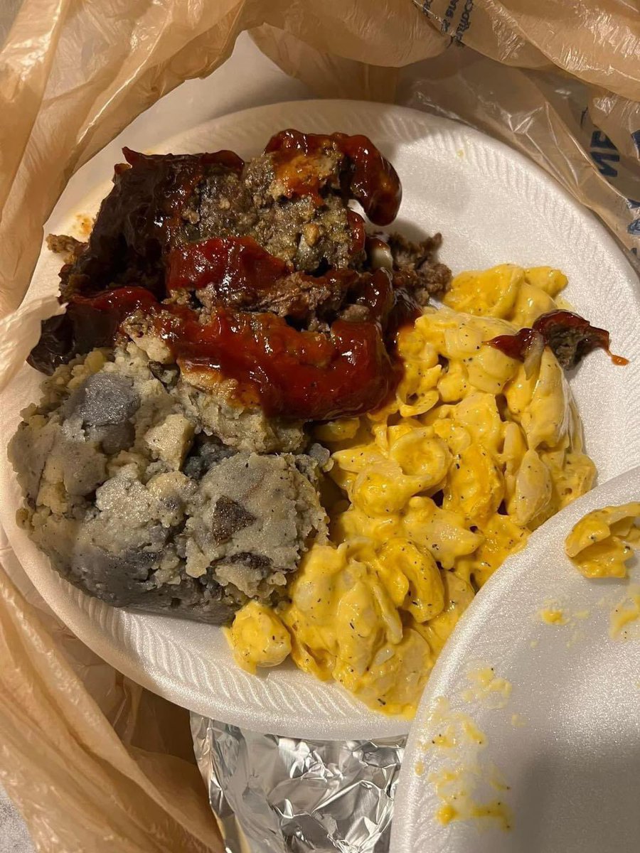 Soo… my neighbor has been telling me for 3 weeks that he sells plates every Sunday..I already knew I wasn’t gonna eat it, but just to support I bought a plate today. Got home..opened it…..

This is the $20 plate 😭:

(Meatloaf, Mashed Potatoes & Shells)