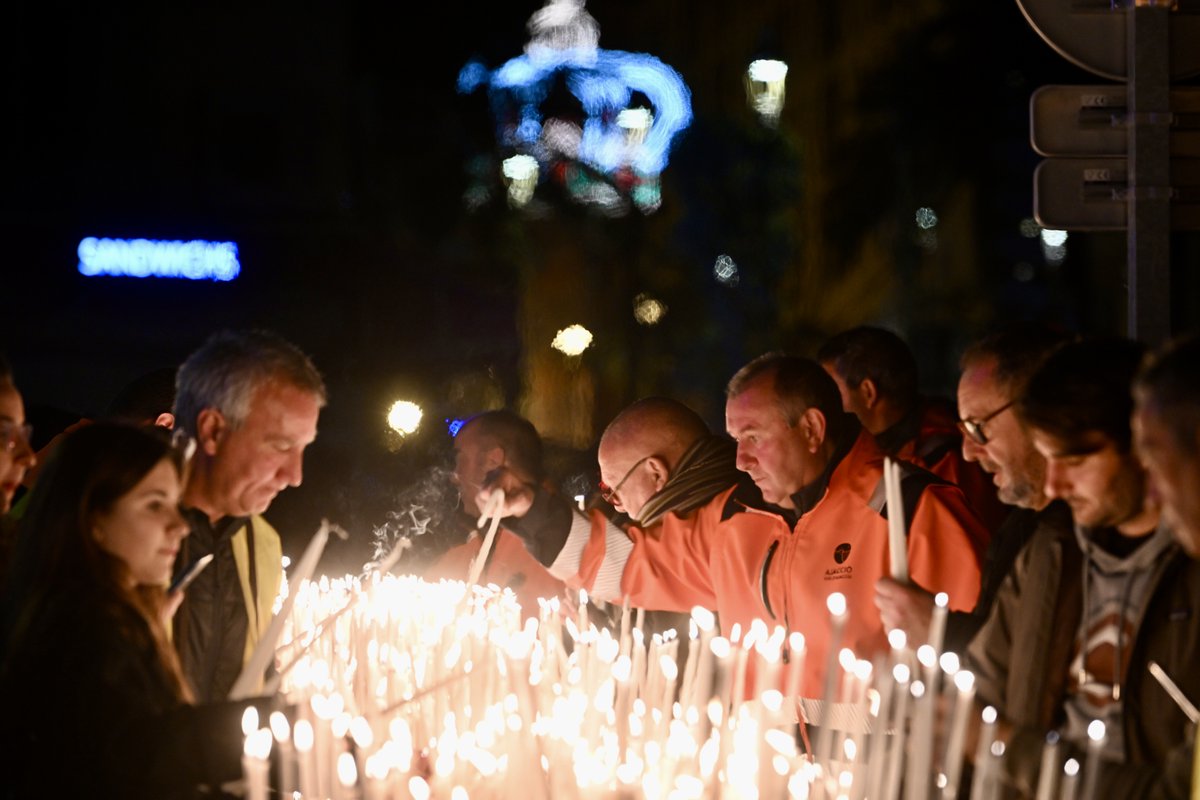 A Madunnuccia : traditionnelle veillée et procession de nuit, entre la Cathédrale et la place Foch en présence de Son Éminence le cardinal François Bustillo et d'une délégation venue de La Maddalena. Les Ajacciens présents en nombre ce soir ✨