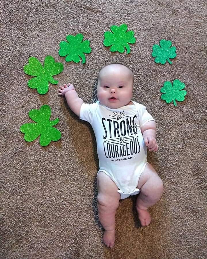 Isabel_Heron's tweet photo. Happy St Patricks Day 🍀💙💛 #fourleafclover #downsyndrome #theluckyfew https://t.co/ihm0inIHdr
