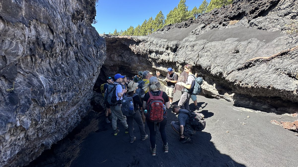 LMU Volcanology tweet media