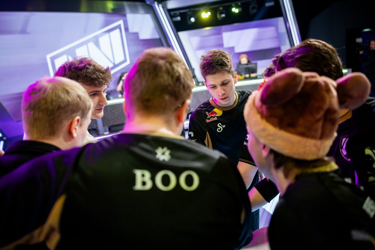 TeamHeretics's tweet photo. Caemos ante los subcampeones del mundo y nos despedimos de Masters Madrid.

Hemos demostrado poder competir contra los mejores y esto solo acaba de empezar.

Muchas gracias por el apoyo, nos vemos en VCT EMEA.

#VamosHeretics https://t.co/qw3IY8wCpw