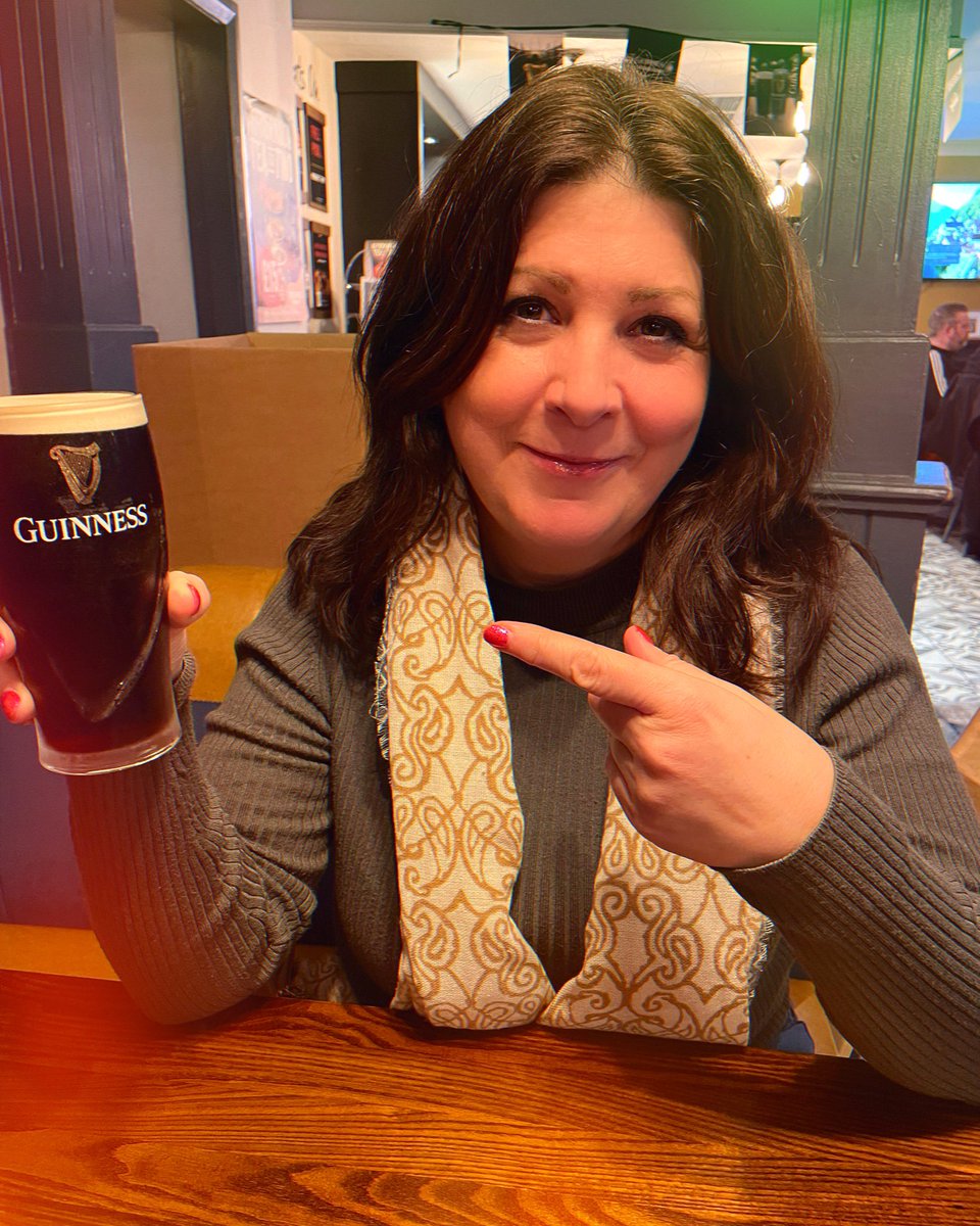 Slainte☘️ #guinness #stpatricksday #irish #green #lisastsnleymusic