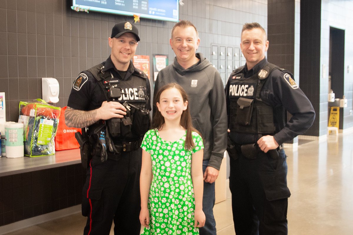 So happy the @LdnPoliceAssoc could contribute to this great cause championed by this future #ldnont leader Emma. Our members truly care about the community they serve. @lpsmediaoffice @shawnwlewis @AnovaFuture