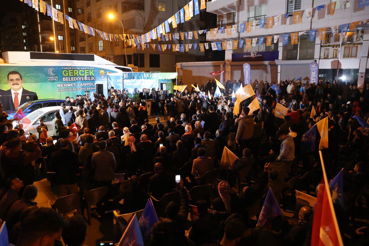mcanpolatnet's tweet photo. Muhteşemsin Karşıyaka.

Belediye Meclis Üyesi adayımız Sn. Halil Demir'in seçim irtibat ofisini;
Büyükşehir Belediye Başkanımız Sn. Zeynel Abidin Beyazgül, 
AK Parti Genel Merkez Siyasi ve Hukuki İşler Başkan Yardımcımız Sn. Kemalettin Yılmaztekin, 
önceki dönem Milletvekilimiz Sn. Seydi Eyyüpoğlu, 
İlçe Başkanımız Sn. Mustafa Bağmancı,
Belediye eski Başkanı Sn. Ahmet Bahçivan ve kıymetli vatandaşlarımızın katılımıyla gerçekleştirdik.

@zabeyazgul @KmlttinYlmztkn @Seydiamca @mbagmanci63 @ahmetbahcivan63