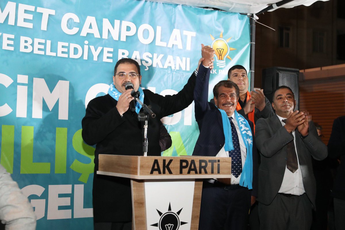 mcanpolatnet's tweet photo. Muhteşemsin Karşıyaka.

Belediye Meclis Üyesi adayımız Sn. Halil Demir'in seçim irtibat ofisini;
Büyükşehir Belediye Başkanımız Sn. Zeynel Abidin Beyazgül, 
AK Parti Genel Merkez Siyasi ve Hukuki İşler Başkan Yardımcımız Sn. Kemalettin Yılmaztekin, 
önceki dönem Milletvekilimiz Sn. Seydi Eyyüpoğlu, 
İlçe Başkanımız Sn. Mustafa Bağmancı,
Belediye eski Başkanı Sn. Ahmet Bahçivan ve kıymetli vatandaşlarımızın katılımıyla gerçekleştirdik.

@zabeyazgul @KmlttinYlmztkn @Seydiamca @mbagmanci63 @ahmetbahcivan63