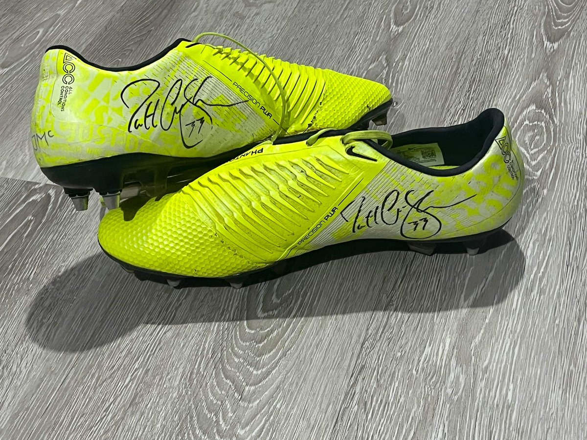 Jon McLaughlin matchworn boots 🇬🇧