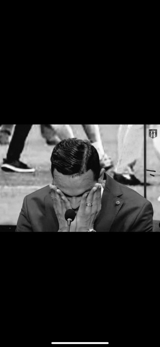 Enishan5508's tweet photo. Josef de Souza: "Bir oyuncuyu öldürdükleri gün veya en sevdiği şeyi yapmasını engelleyerek sakat bıraktıkları gün ya da bir hakeme saldırdıkları gün beni hatırlayacaksınız." (9 Eylül 2022) #Trabzonspor  #Fenerbahçe  #TSGVfB https://t.co/WxuPiB91xC