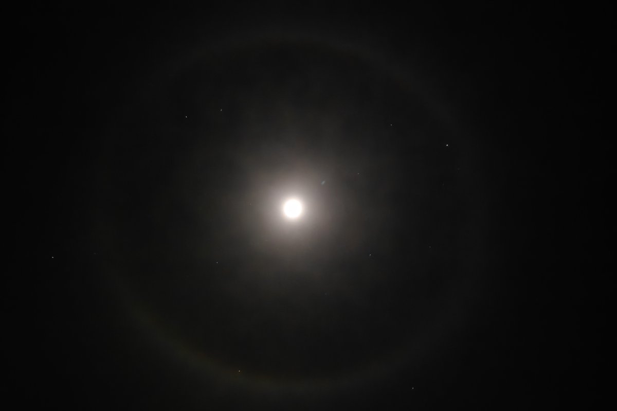 PloybCG's tweet photo. What a stunning luna halo tonight 🤩🌙😇
@DerekTheWeather

@Ruth_ITV

@Sue_Charles

@kelseyredmore

@ChrisPage90

@behnazakhgar

@SabrinaJayneLee

@allyhumphreys

@bbcweather

@itvweather

@S4Ctywydd https://t.co/ucE2duWqvn