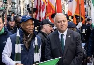 Happy to have joined the #StPatricksDay parade in #NYC with @NYCMayor @NYCEMCommish @NYPDPC @NYCMayorsOffice @mayorsCAU🍀🇮🇪 Shoutout to The Emerald Isle Immigration Center of #Queens & #TheBronx and all nonprofits supporting #immigrant communities old and new in #NYC.
