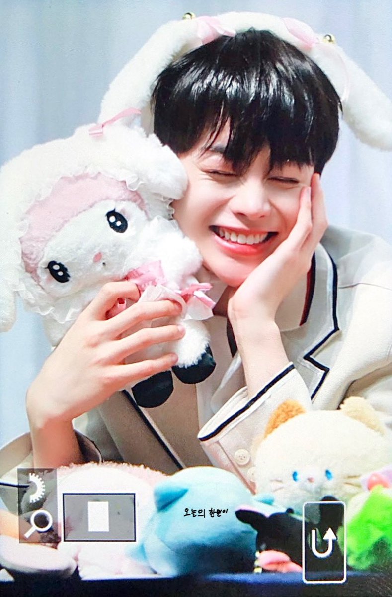 OnlyOne_HB's tweet photo. 𝐏𝐫𝐞𝐯𝐢𝐞𝐰˚
240317 잘자유

#템페스트 #TEMPEST #냥이뷰 
#한빈 #HANBIN #오늘의한빈이 https://t.co/Yj4hB4fPE1