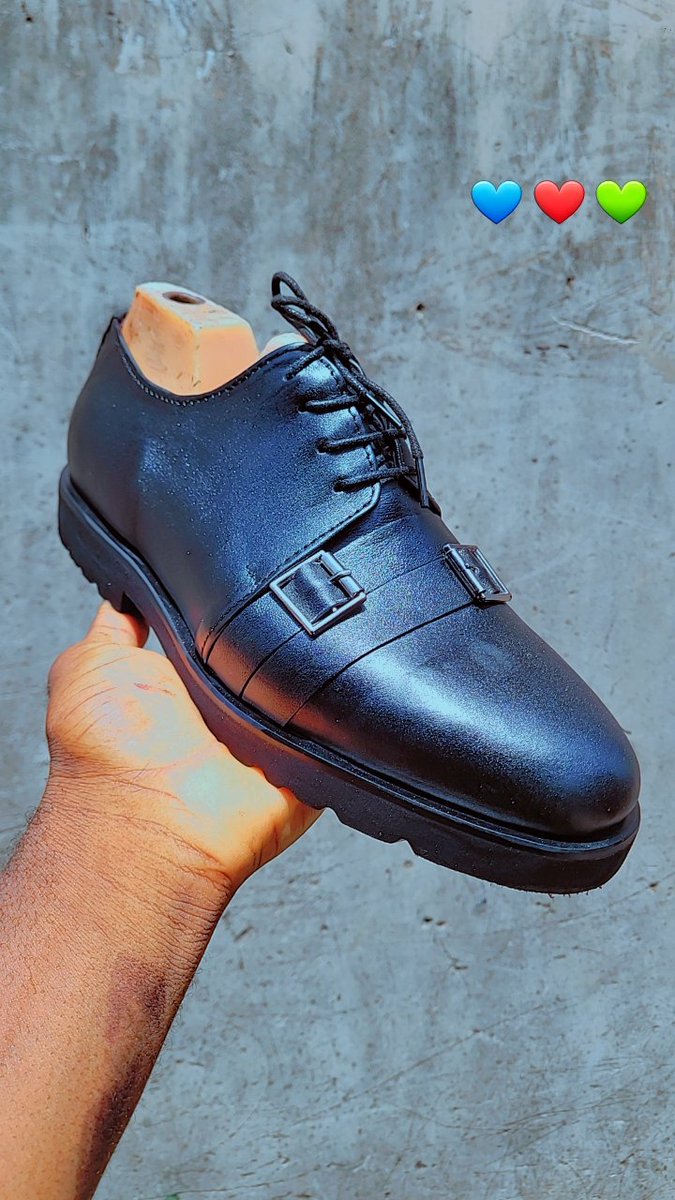 Omo__ayeni's tweet photo. @KNG_YAYO @KNG_YAYO  

Boss, will you allow me make the same design for you? 
💯 leather quality. Kindly send a DM or comment under my tweet. https://t.co/QWyNwzURx3