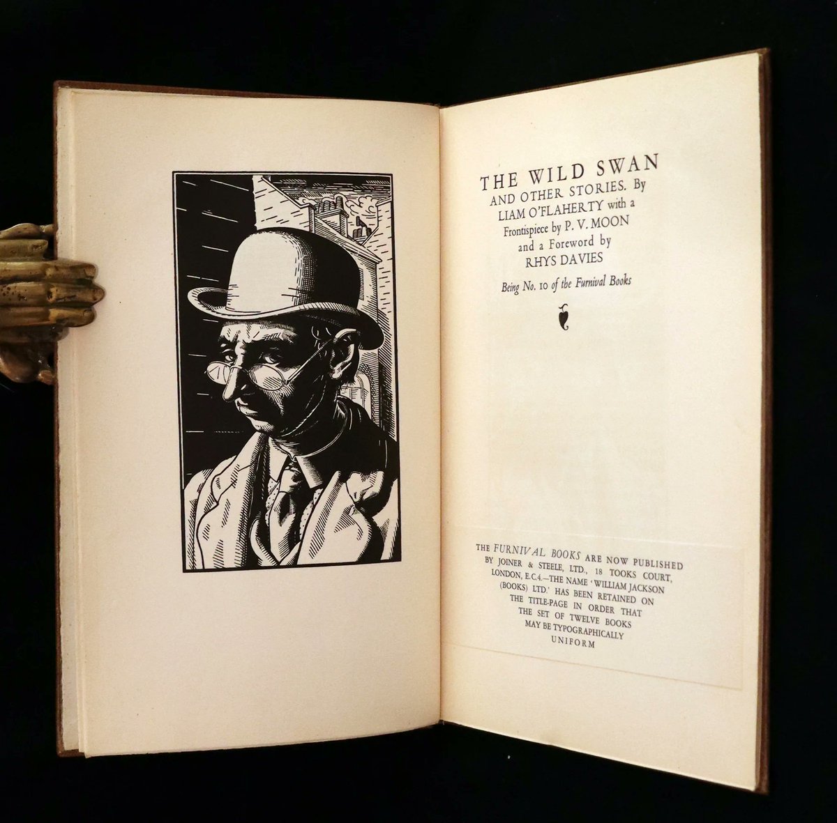 mflibra's tweet photo. 🍀 'The Wild Swan and Other Stories' by Liam O'Flaherty unfolds a tapestry of life and nature in Ireland, signed by the author himself.
https://t.co/0VaPN5lGGz
#BookWithASoul #MFLIBRA #OwnAPieceOfHistory #IrishLiterature #SignedEdition #LiamOFlaherty https://t.co/KNW0REQric