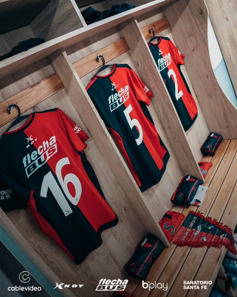 ColonOficial's tweet photo. Nuestra piel sabalera lista para salir a la cancha 😍❤️🖤

¡Vamos Colón! 💪

#SomosFamilla 
#DaleColon https://t.co/GXhatqJ2oH